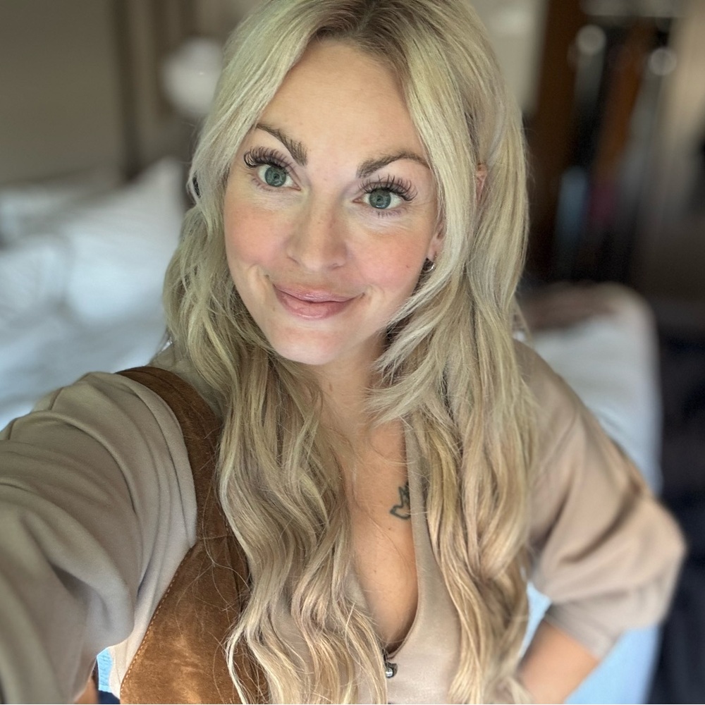 Meet your Posher, Constance